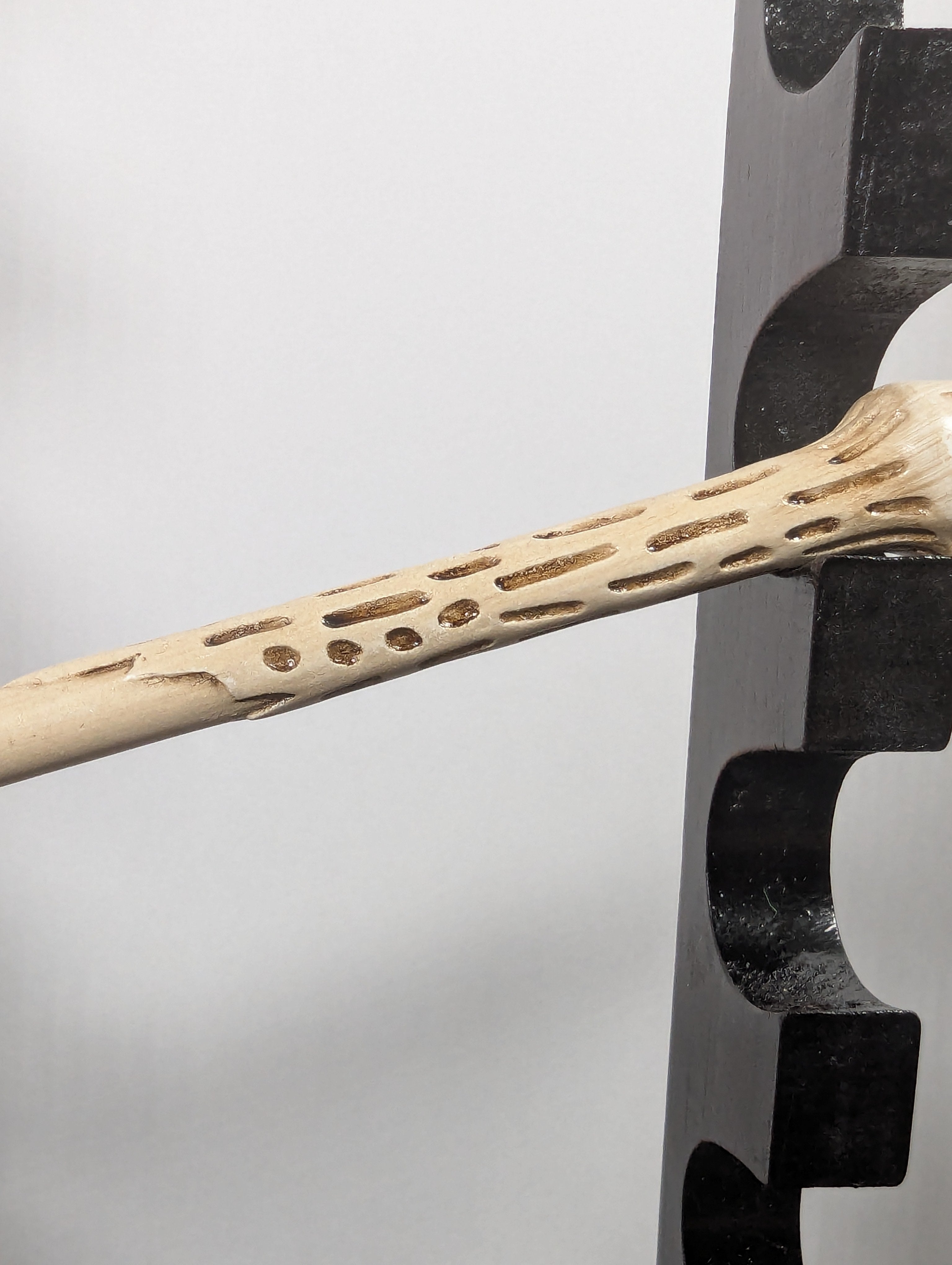 High-Grade Carbon Steel Dark Lord-Inspired Wand – Pale Bone Style