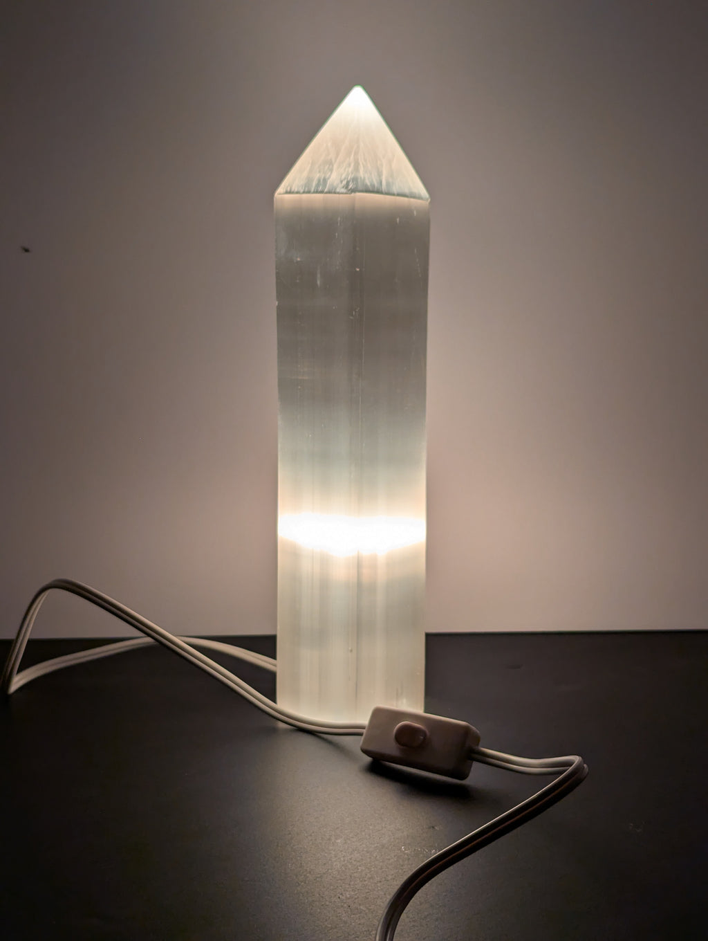 Selenite Generator Lamp × 1
Large 16"
