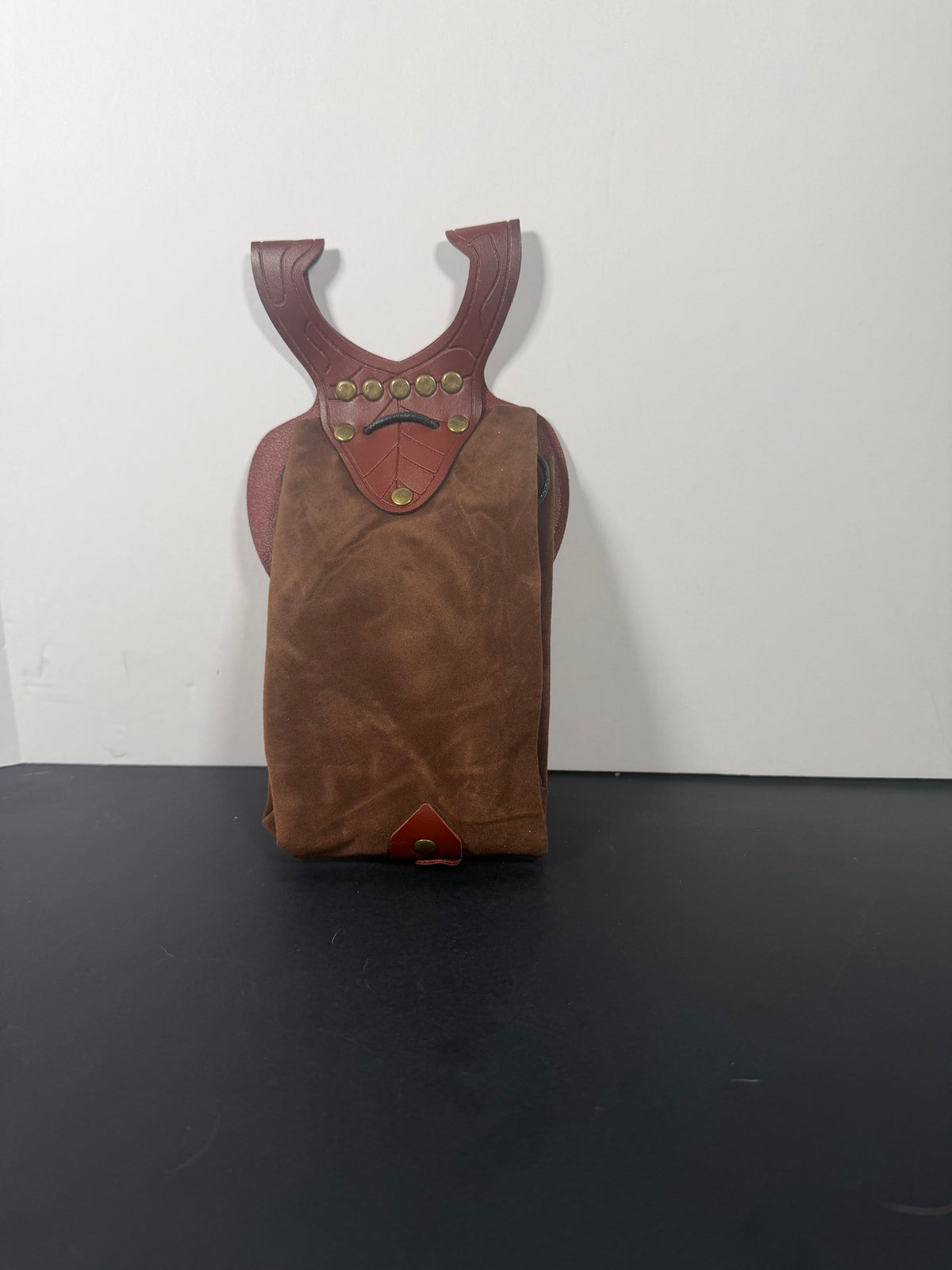 Medieval Leaf Waist Bag with Drawstring Pouch