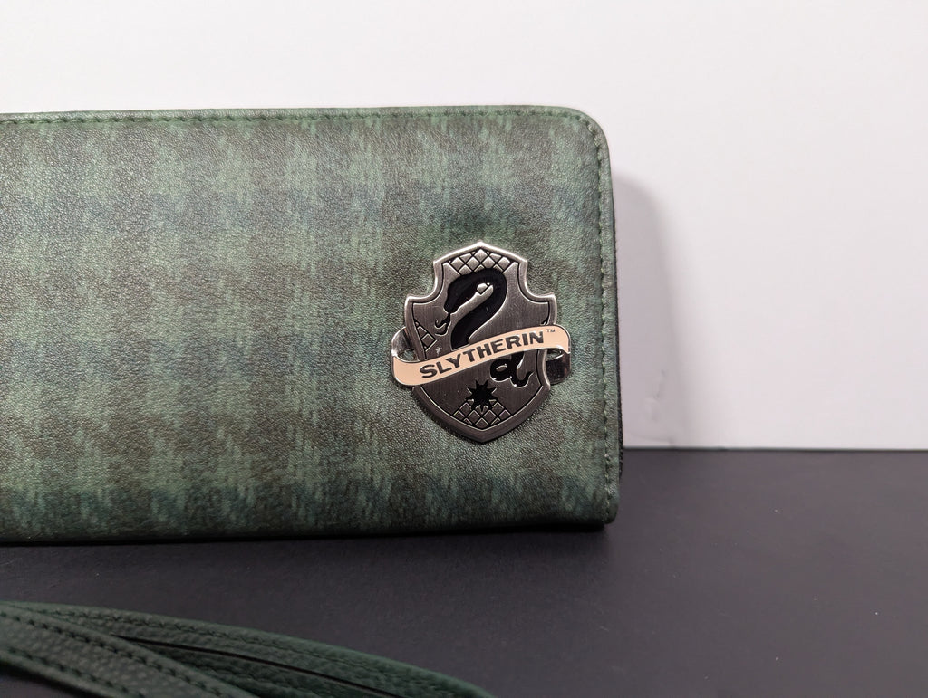 Harry Potter Slytherin Women’s Zip Wallet